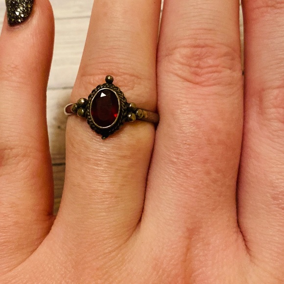 Vintage Ruby Ring - Picture 2 of 2